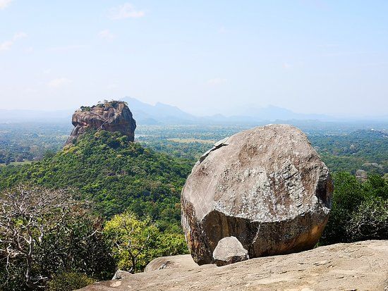 Promontoire rocheux Pidurangala